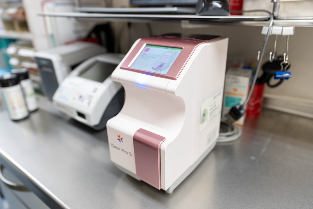 臨床化学分析装置（三和化学社 アイギアプロ(S)™）